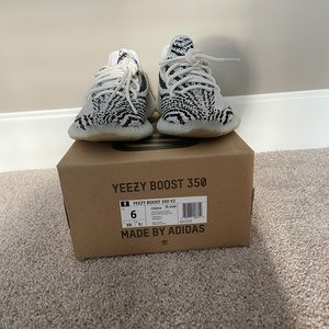 Yeezy Boost 350 V2